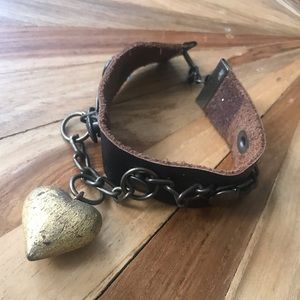 💕Leather bracelet with heart charm💕